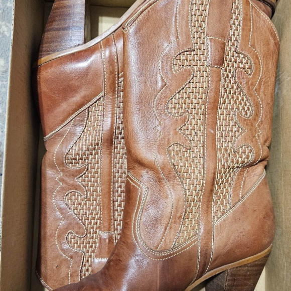 Endicott Johnson Heeled Boots - Picture 6 of 6